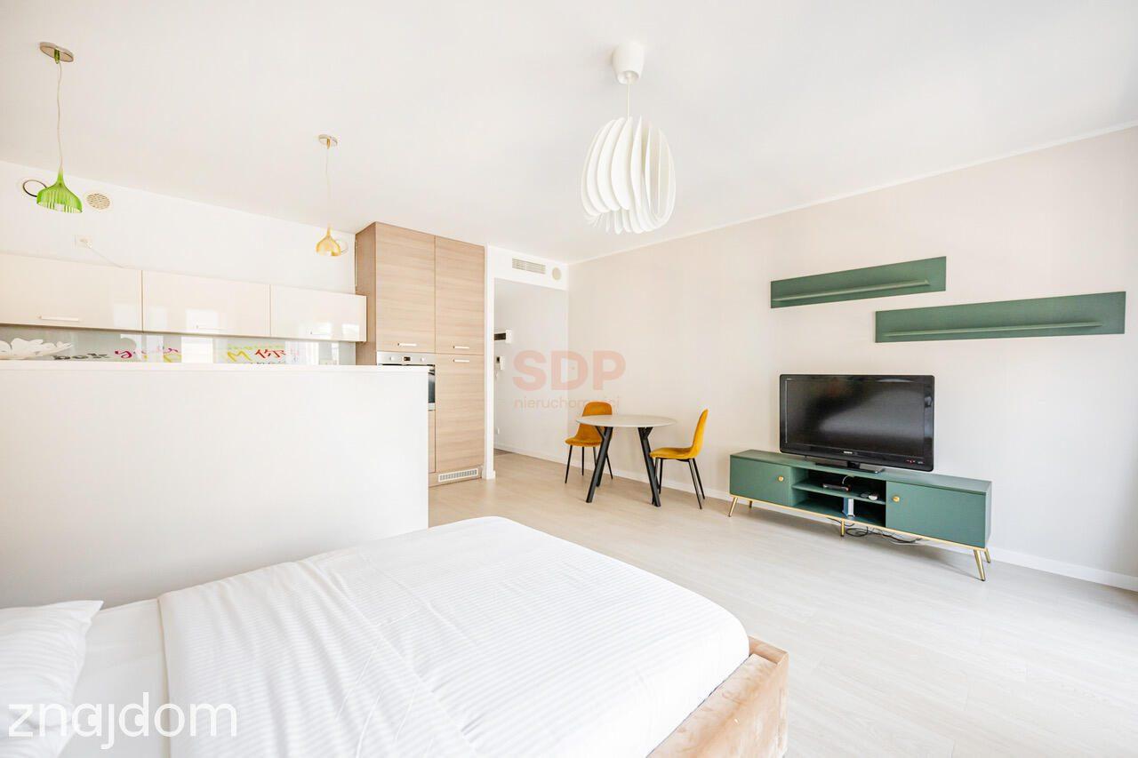 Mieszkanie w apartamentowcu 200 metrów od Płyty Rynku - zdjęcie 5