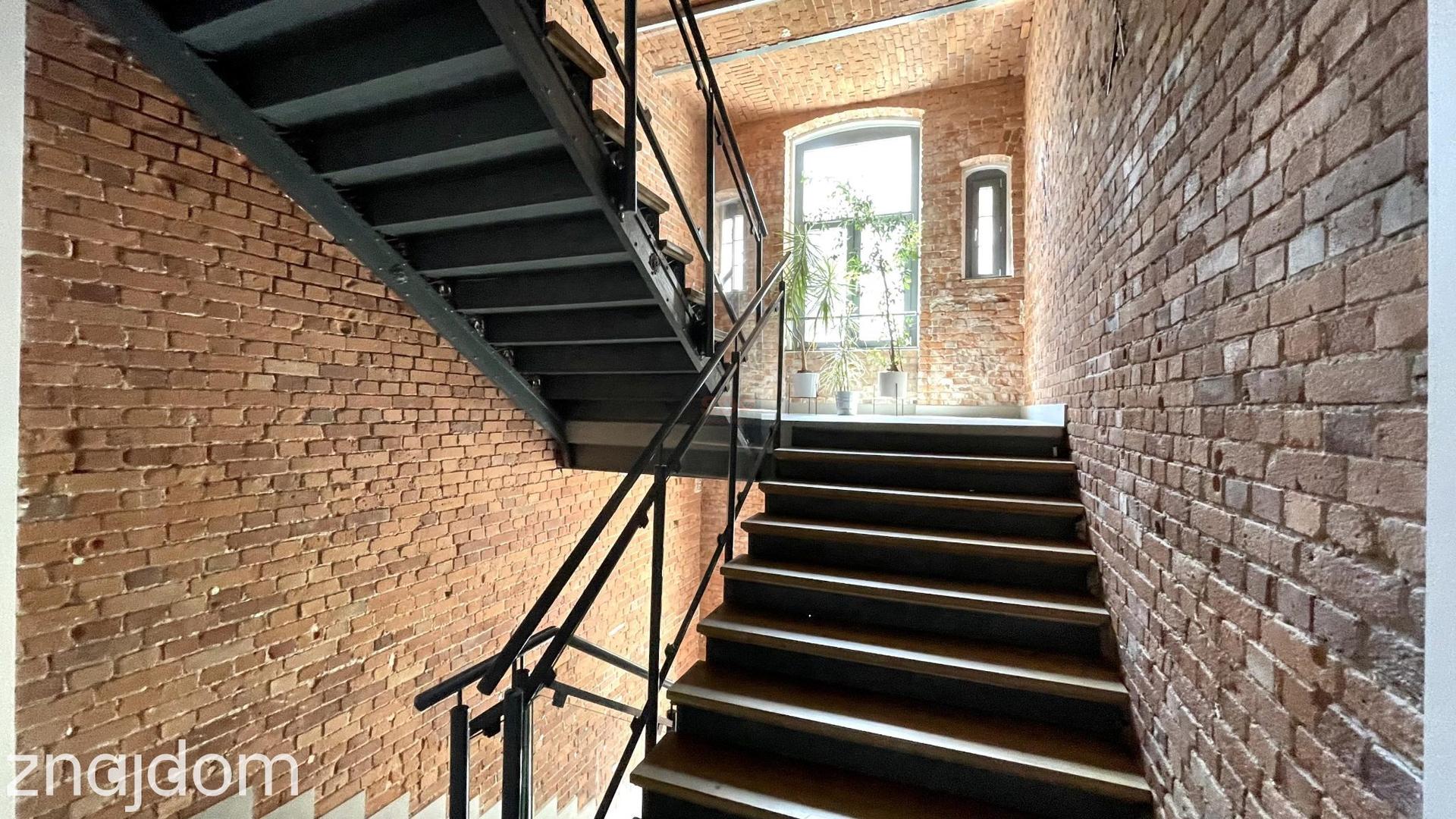 LOFT z balkonem i MP w centrum! - zdjęcie 11
