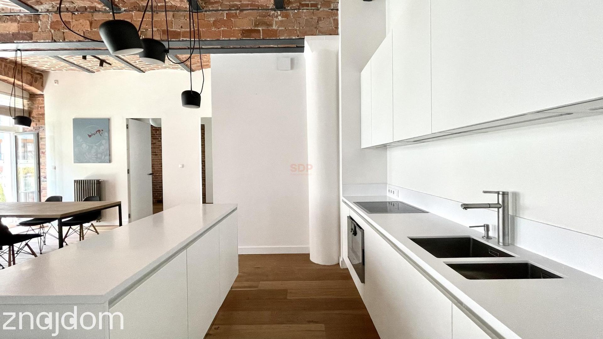 LOFT z balkonem i MP w centrum! - zdjęcie 2