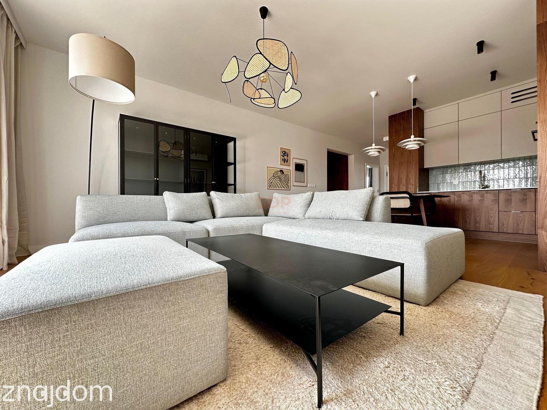Mieszkanie 4-pokojowe,Kępa Mieszczańska, 2 garaże.
