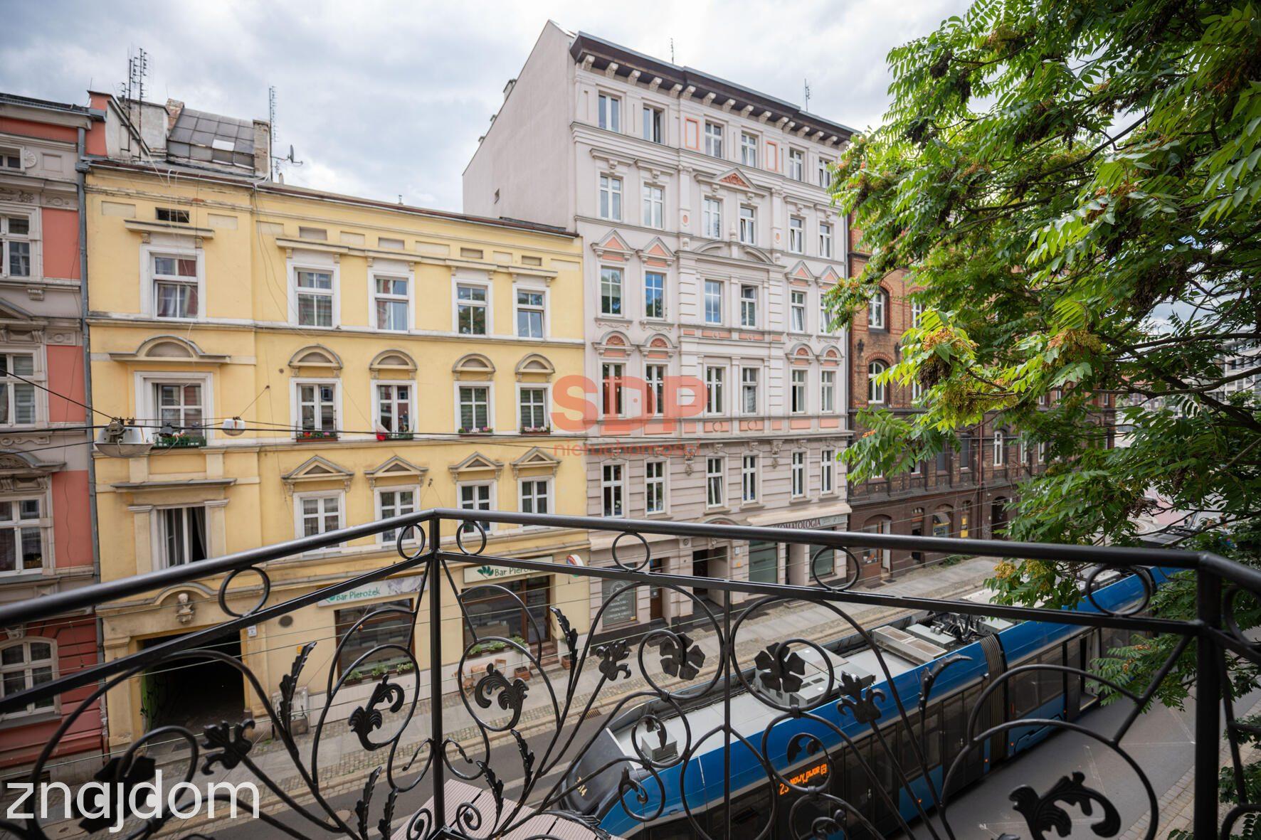 urokliwa kawalerka w odrestaurowanej kamienicy | balkon - zdjęcie 2