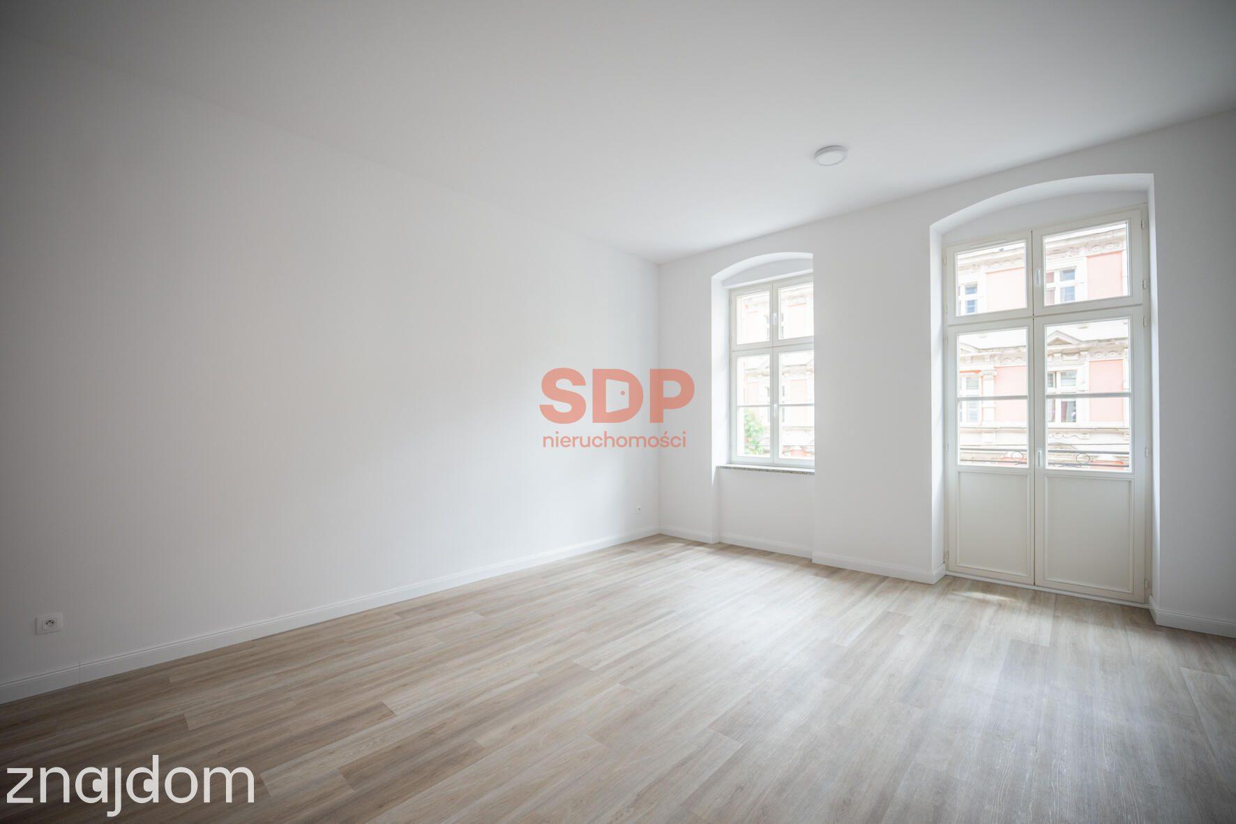 kawalerka z osobną kuchnią | piekna kamienica | balkon - zdjęcie 4