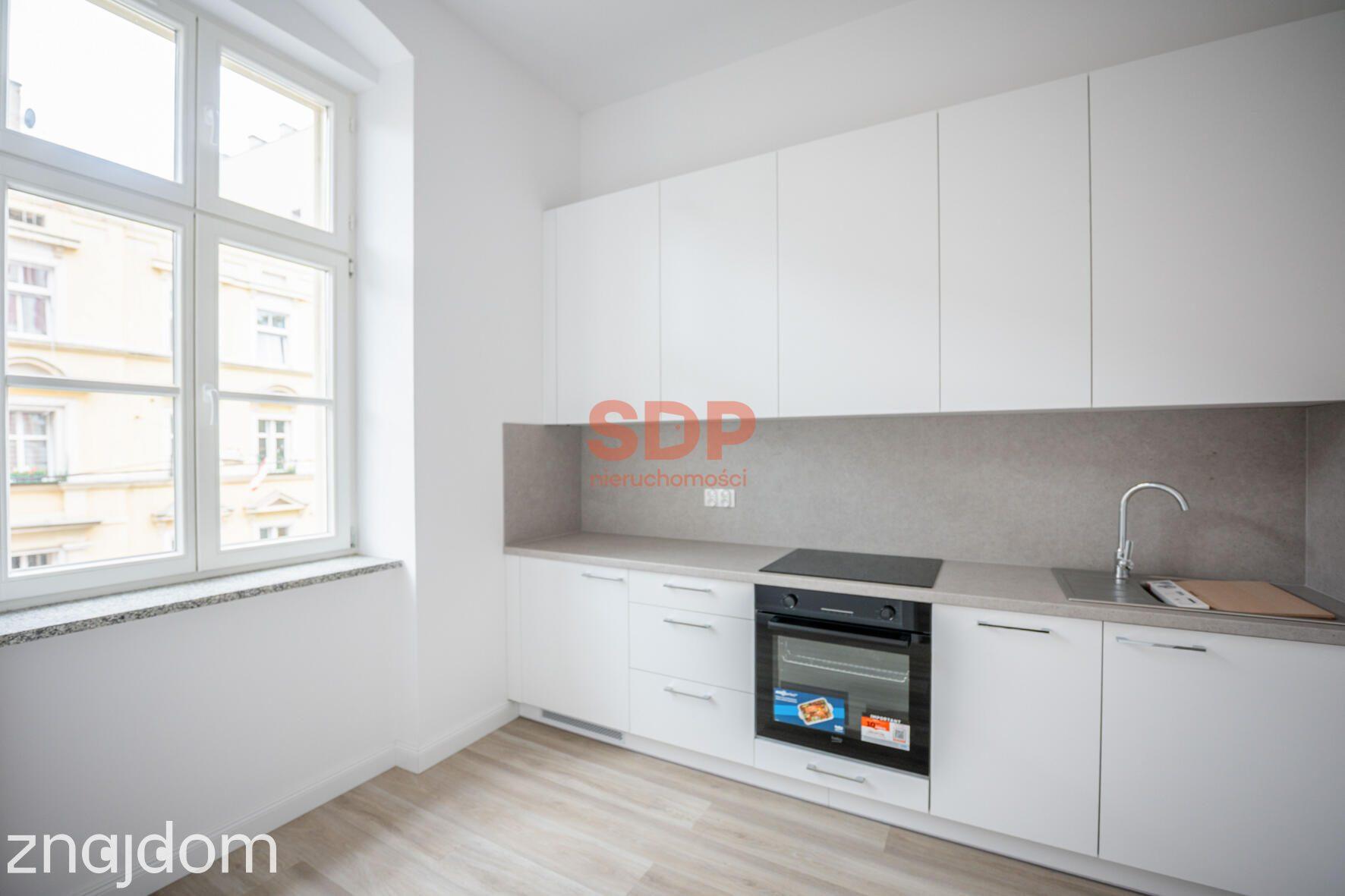 kawalerka z osobną kuchnią | piekna kamienica | balkon - zdjęcie 5