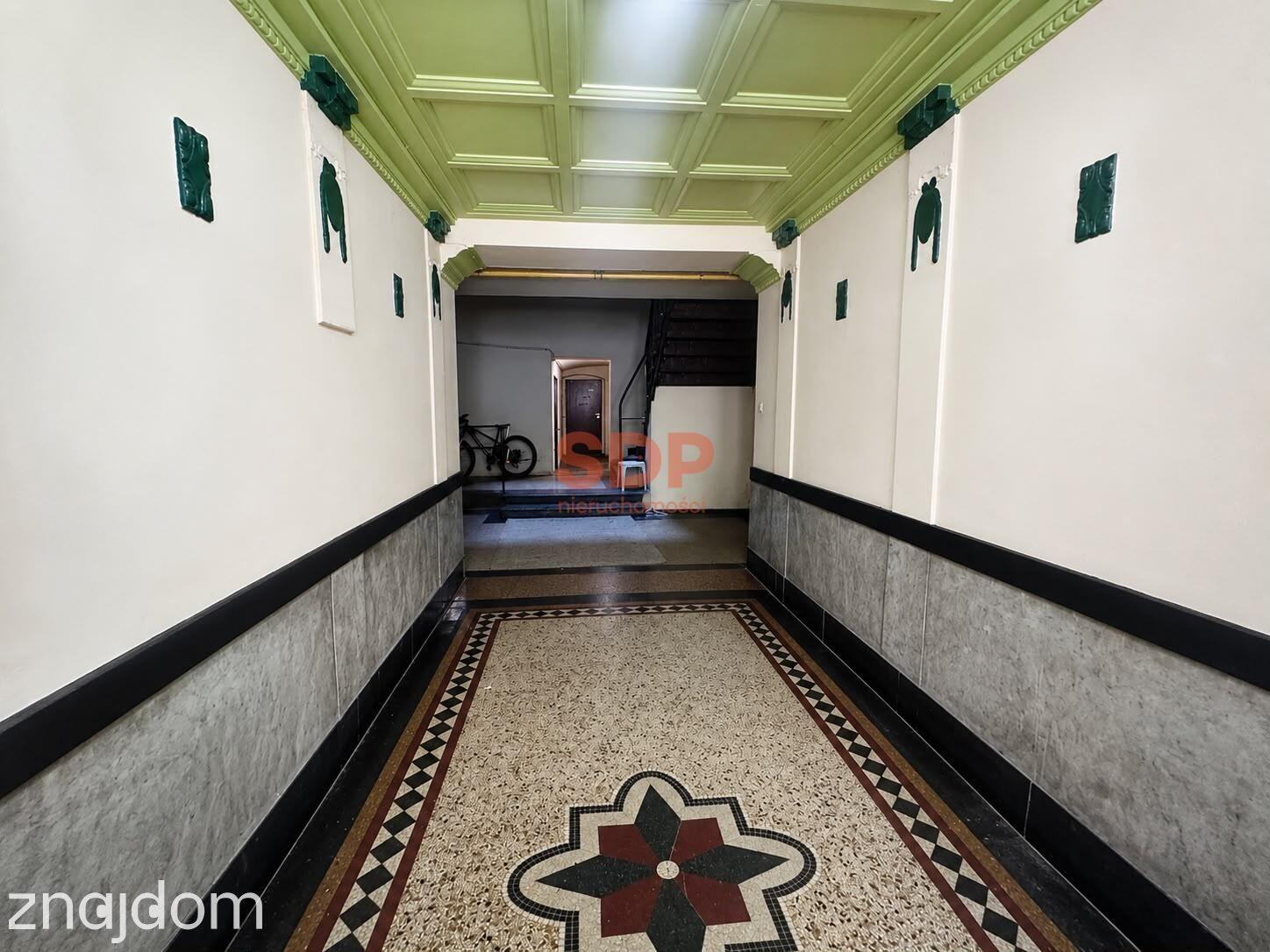 4-pokojowe mieszkanie z 2 balkonami w centrum miasta | 2 piwnice - zdjęcie 9
