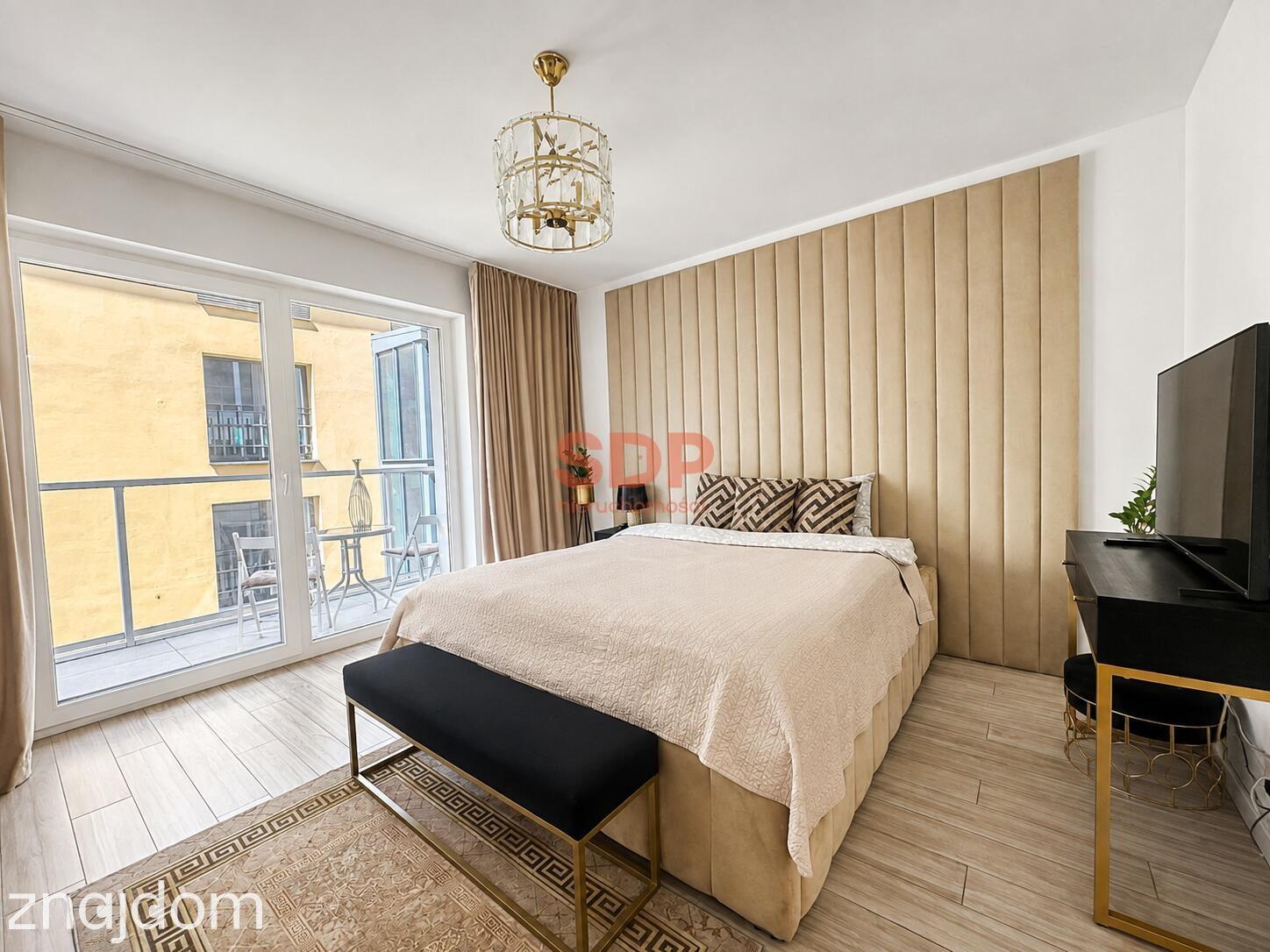 Małe mieszkanie w apartamentowcu przy Rynku (przy rzece) - zdjęcie 2