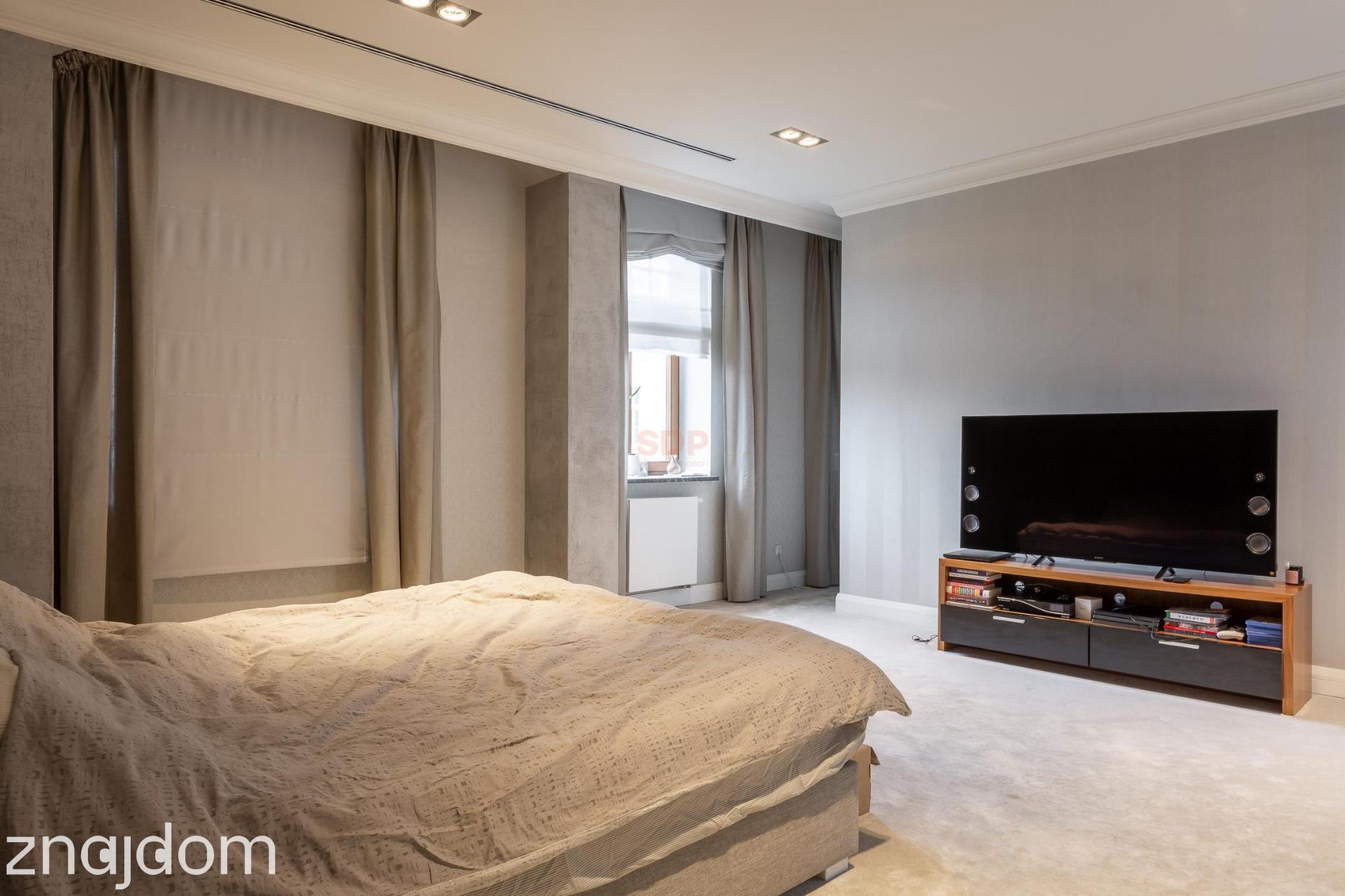 Apartament przy Włodkowica ponad 200 m2 - zdjęcie 11