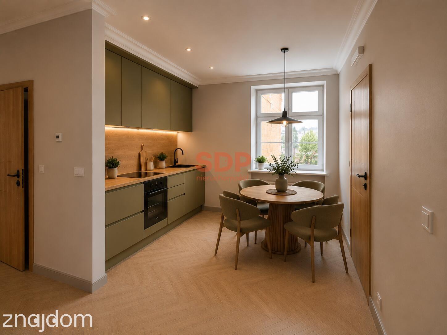 Apartament z wydzieloną sypialnią | Cenrum miasta | Kamienica z windą