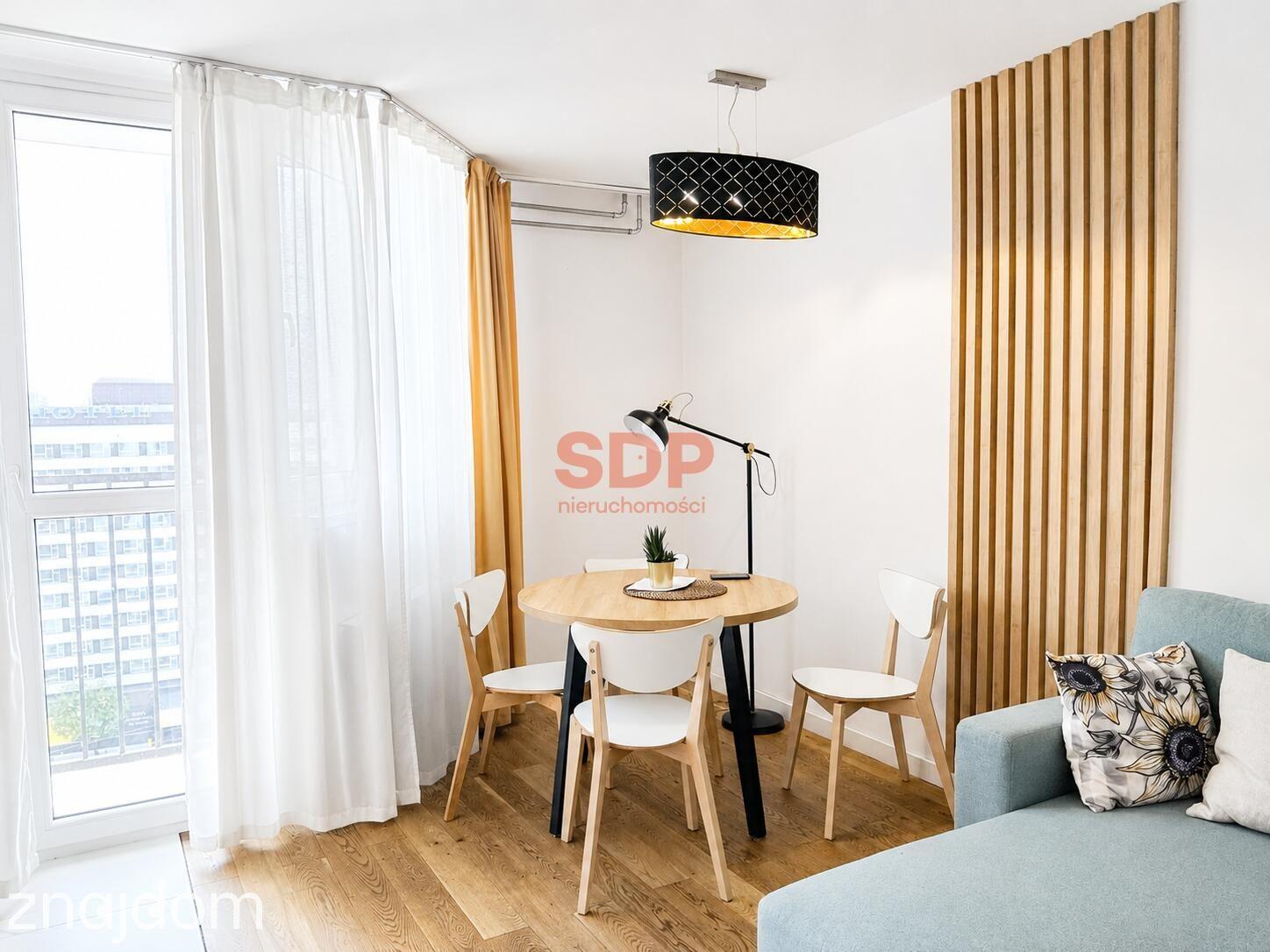 Nowoczesny apartament w sercu Katowic | Widok na spodek - zdjęcie 3
