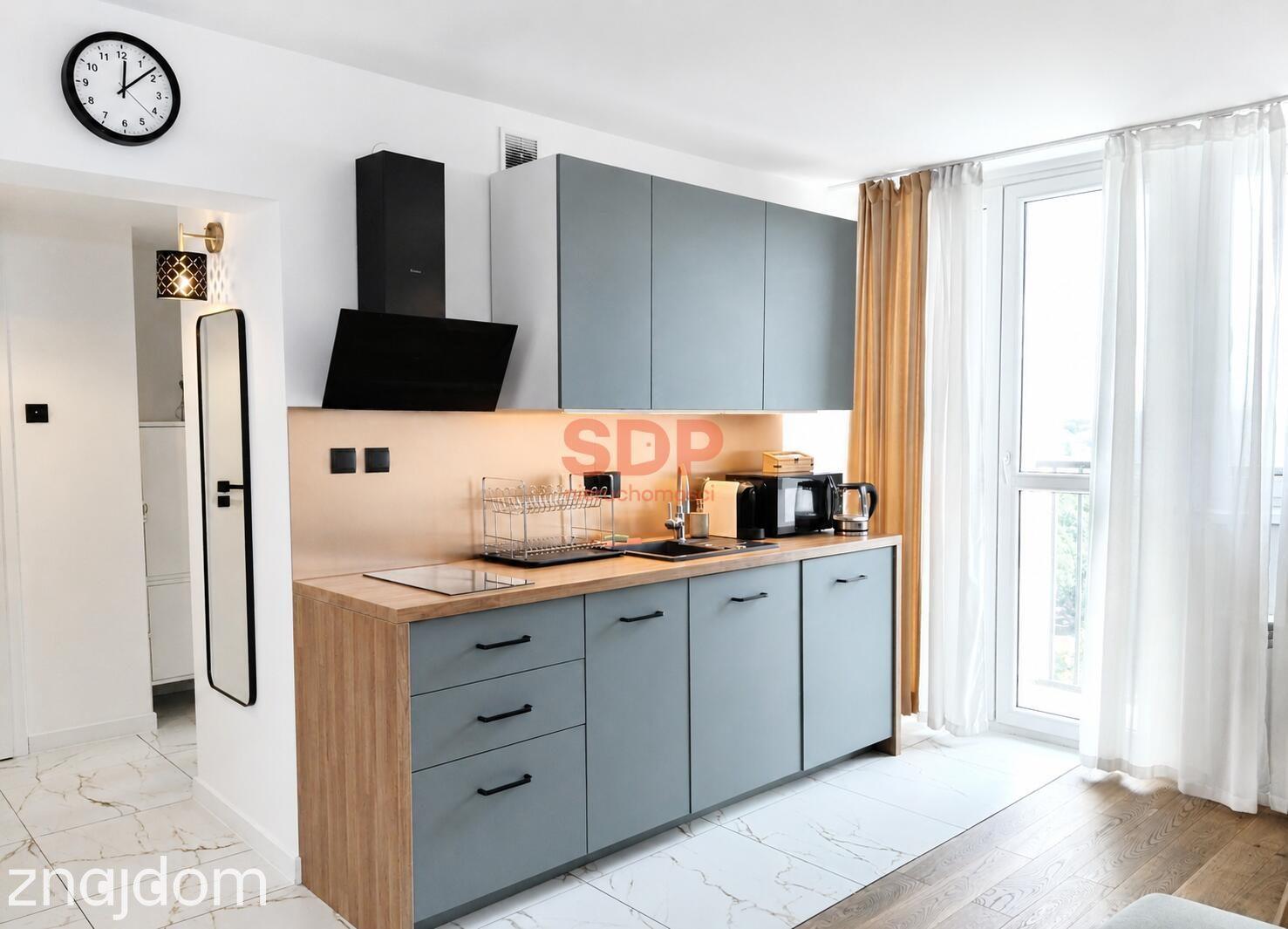 Nowoczesny apartament w sercu Katowic | Widok na spodek - zdjęcie 5