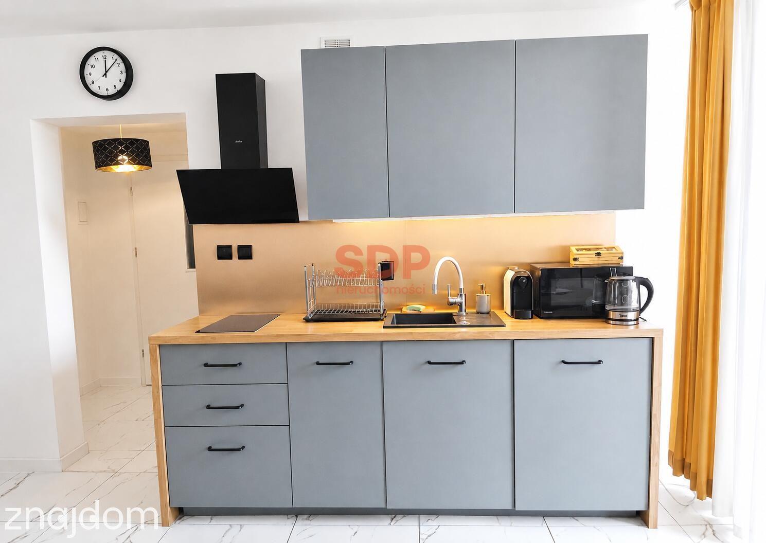 Nowoczesny apartament w sercu Katowic | Widok na spodek - zdjęcie 6