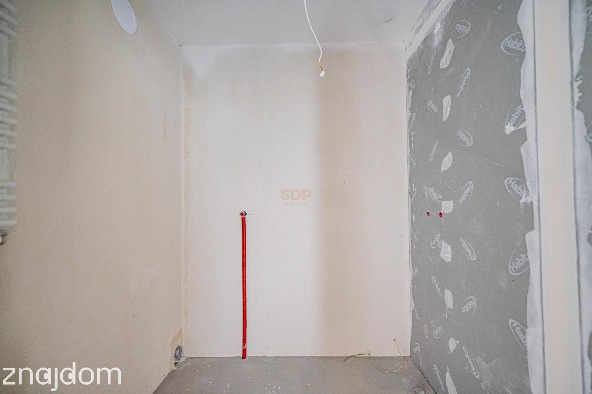 Duży salon o pow. 20,84m2, garaż i komórka, 2-balkony - zdjęcie 5