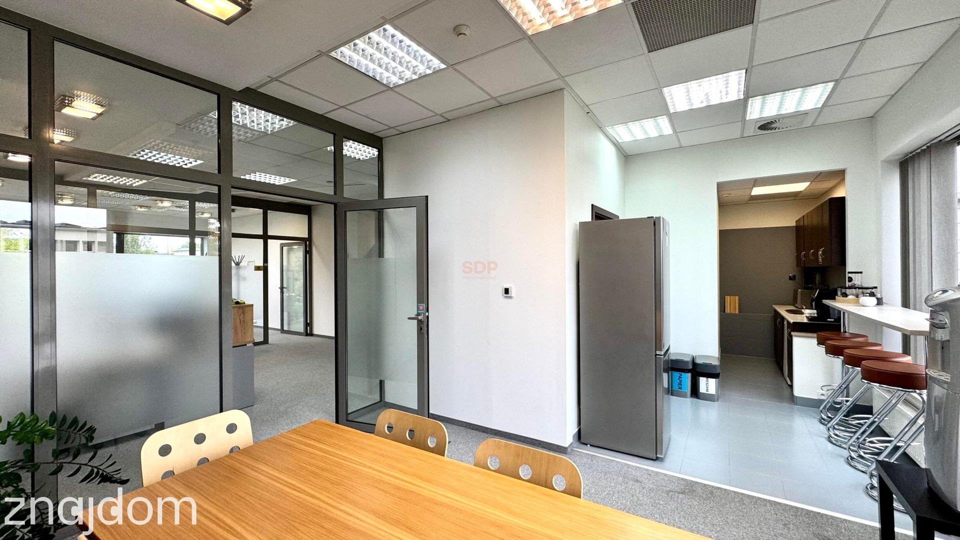 :: Lokal biurowy w centrum :: - zdjęcie 10