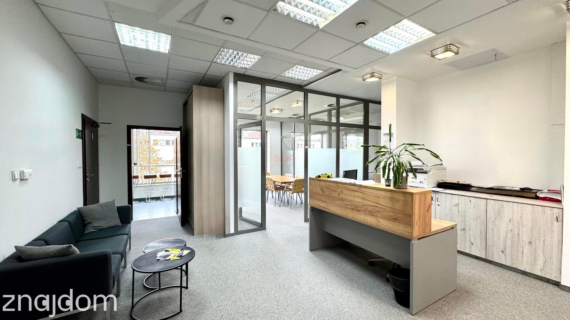 :: Lokal biurowy w centrum :: - zdjęcie 3