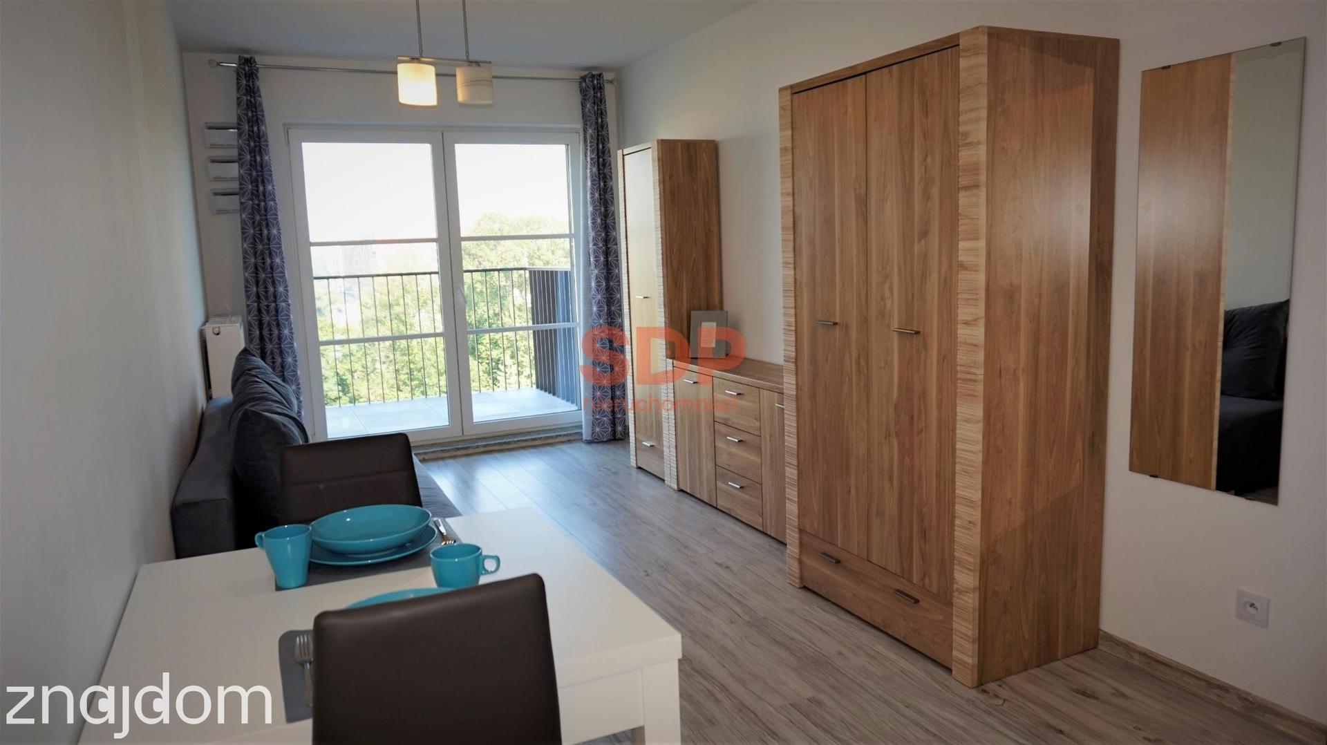 Kawalerka z balkonem. Apartamentowiec
