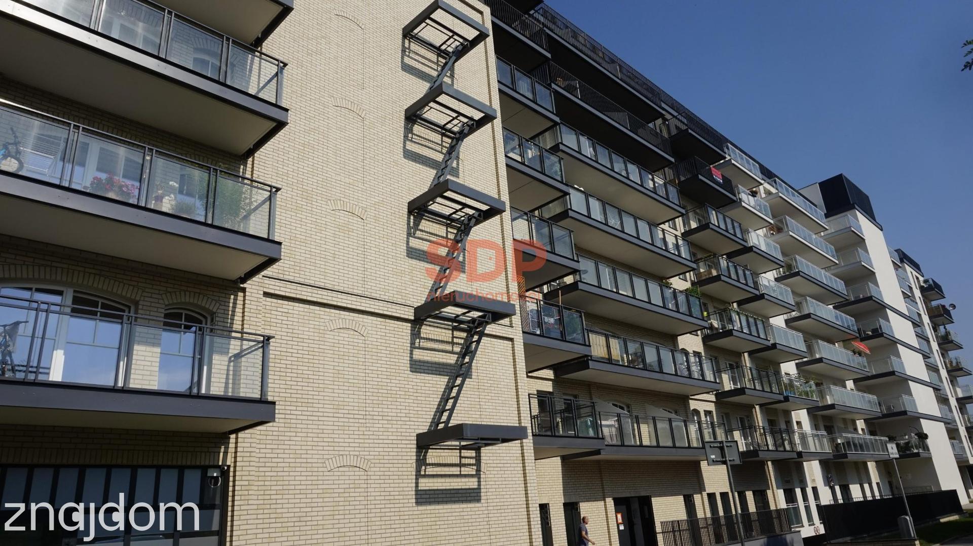 Kawalerka z balkonem. Apartamentowiec - zdjęcie 3