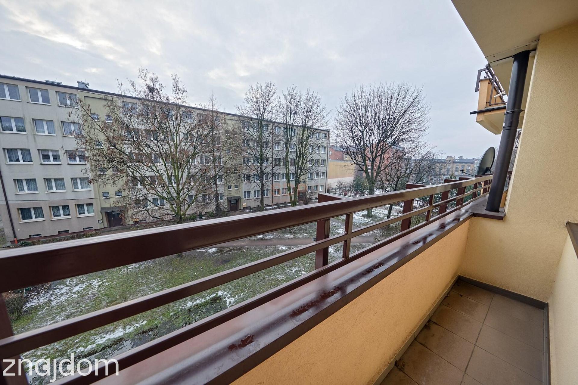 2 pokoje| Balkon | Piwnica | Oddzielna kuchnia | Cicha okolica - zdjęcie 3