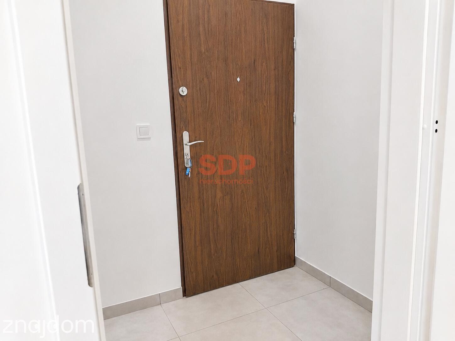 3-pokojowe mieszkanie po remoncie | Parking przy budynku - zdjęcie 11