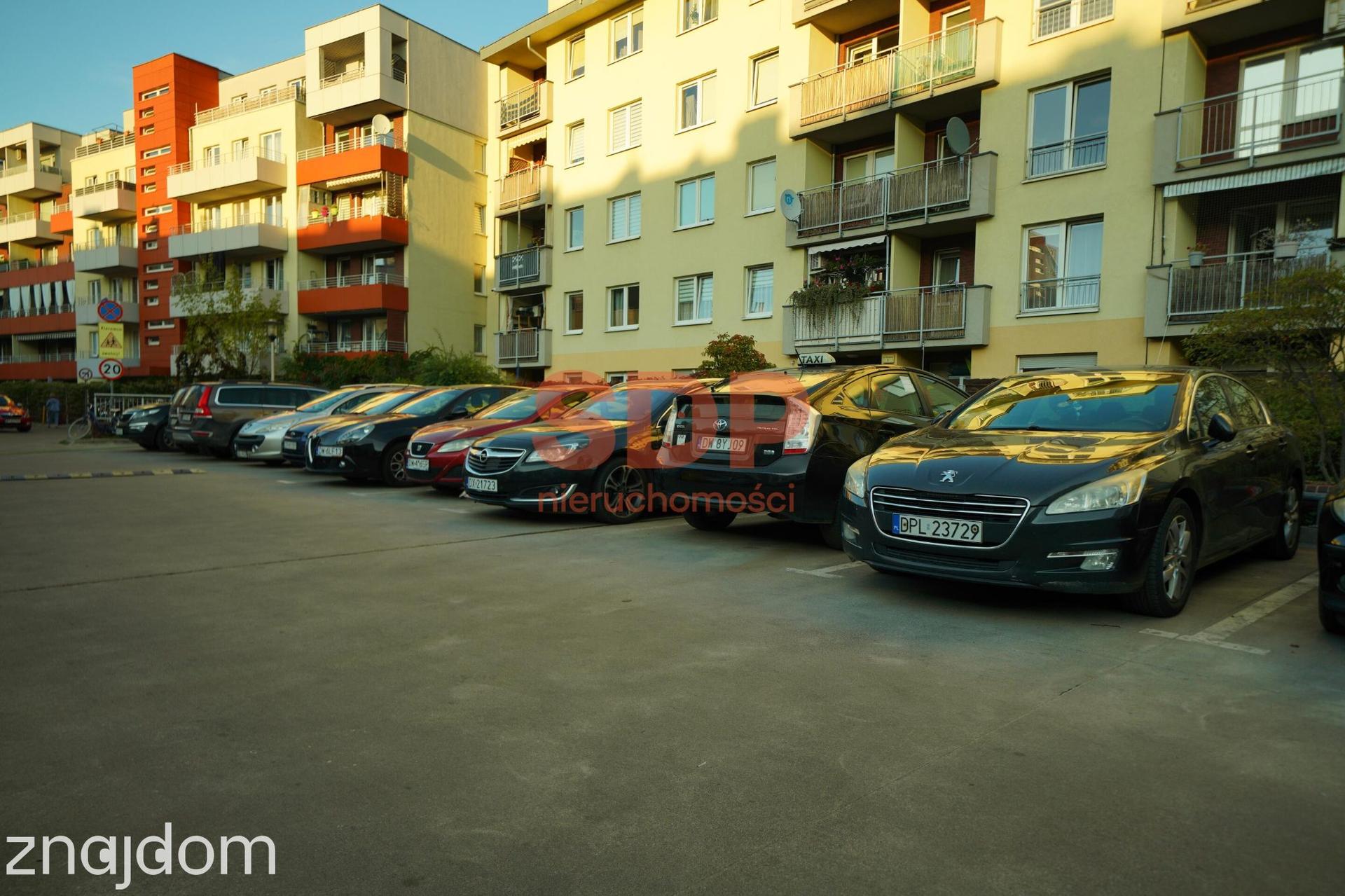 2007 rok, 3 pok, miejsce postojowe - zdjęcie 10