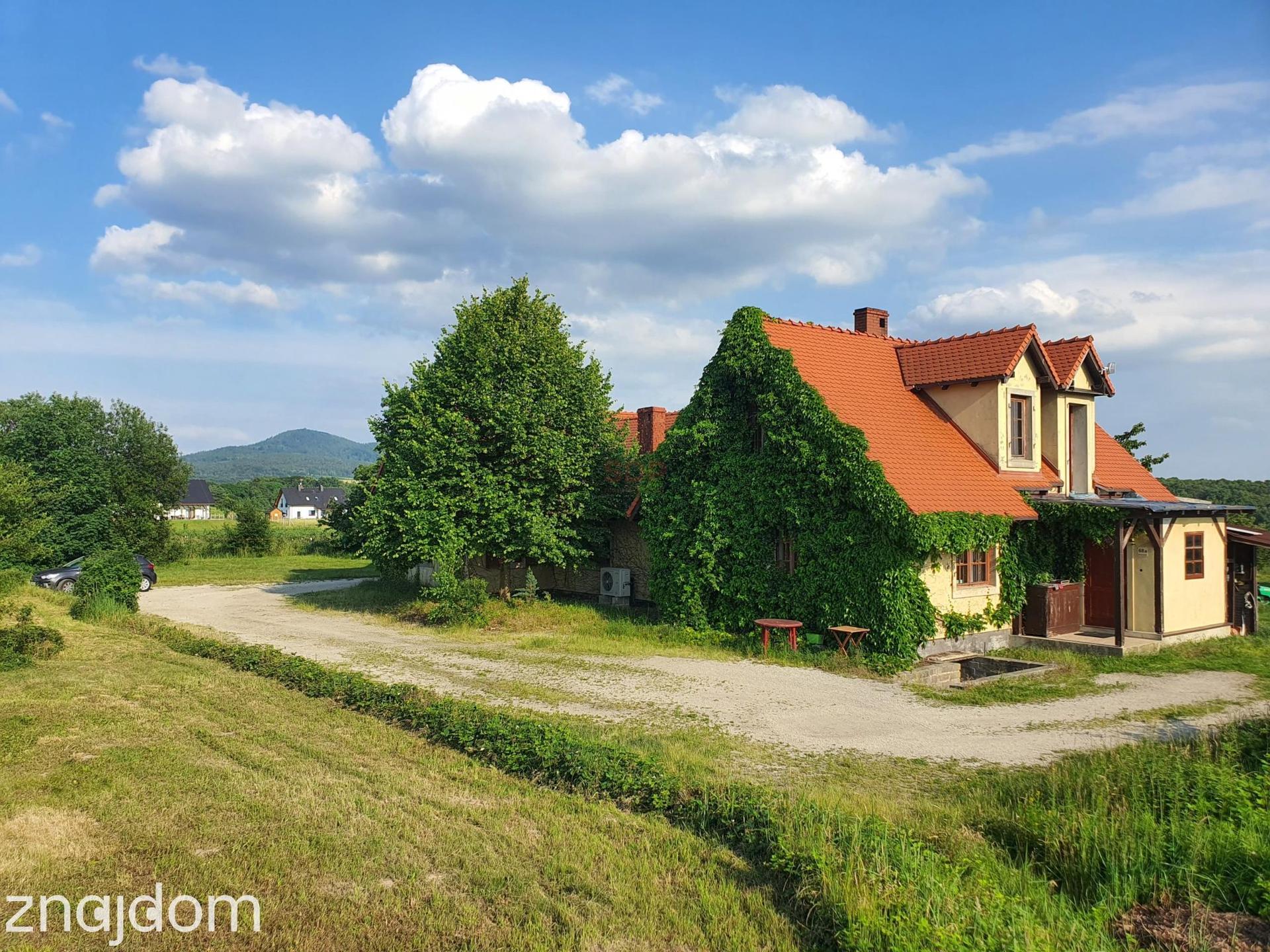 Dom bez sąsiadów z widokiem na wzgórza!