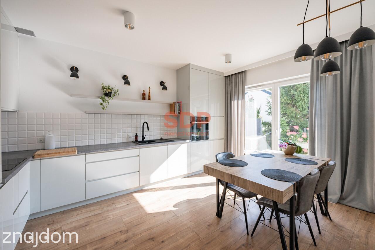 Rodzinny dom, 4 sypialnie, garaż, klimatyzacja, fotowoltaika 6,4kW - zdjęcie 3