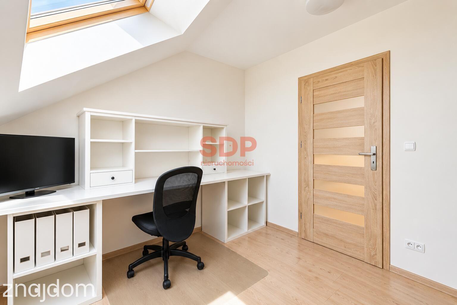 Dom wolnostojący z garażem | 1372 m2 działka - zdjęcie 10