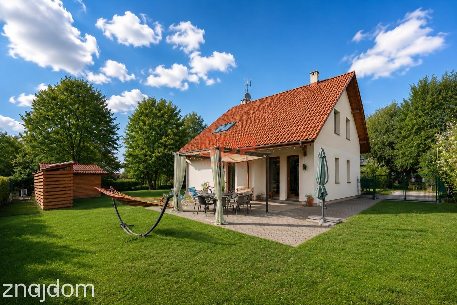 Rodzinny, duży dom, 5 sypialni, duża działka, blisko szkoły - zdjęcie 15