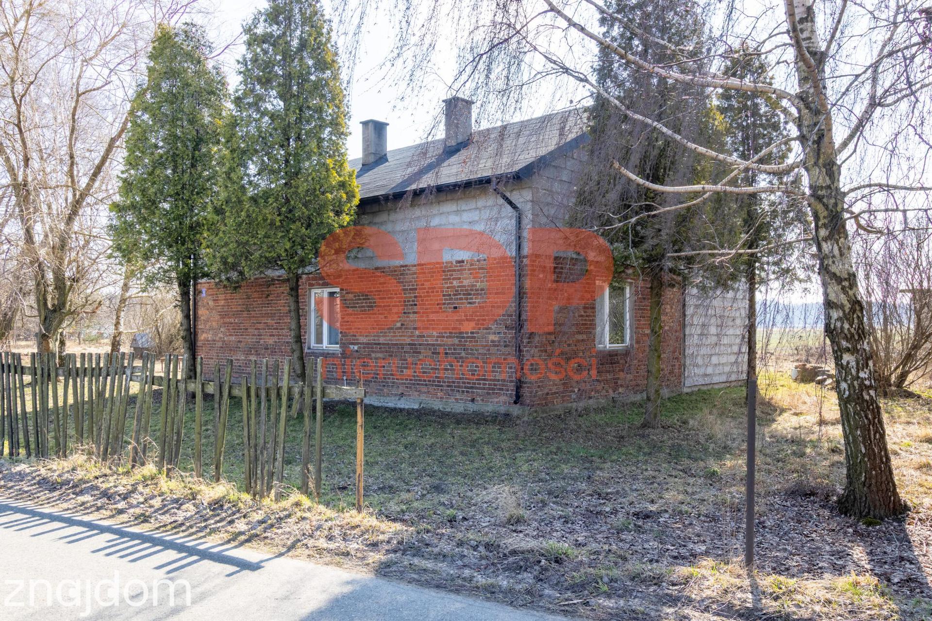 Urokliwy dom z widokiem na las