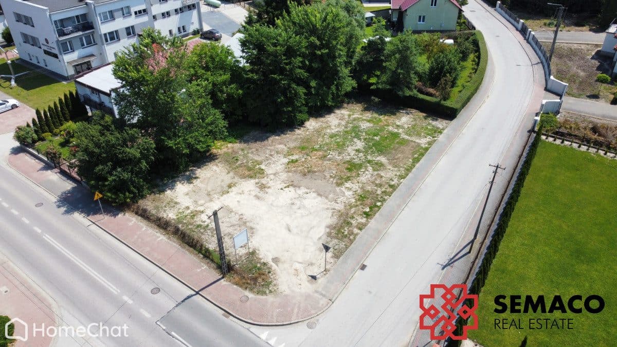 Płaska narożna działka budowlana