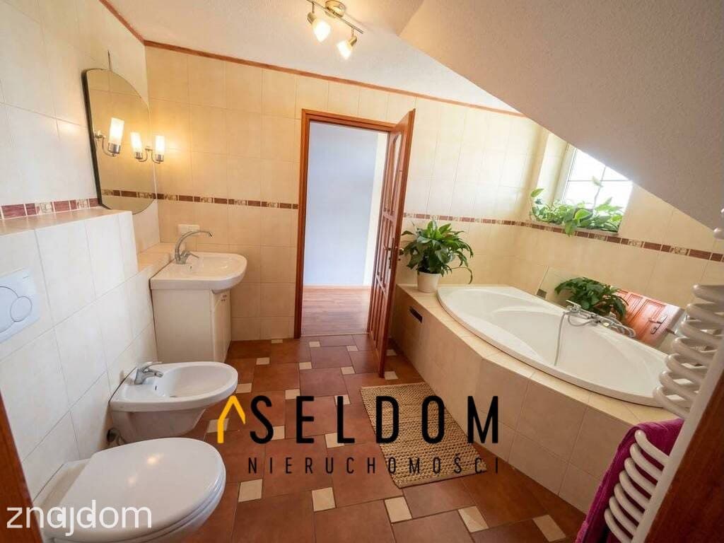 Klimatyczny Dom 142 m2 z dużą działką - zdjęcie 12