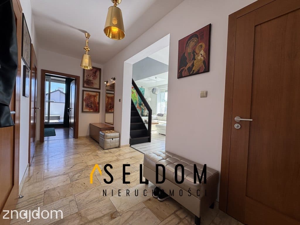 pokoje, antresola i niemal 30 m² przestrzeni zewnętrznej – Kolonia G. - zdjęcie 9