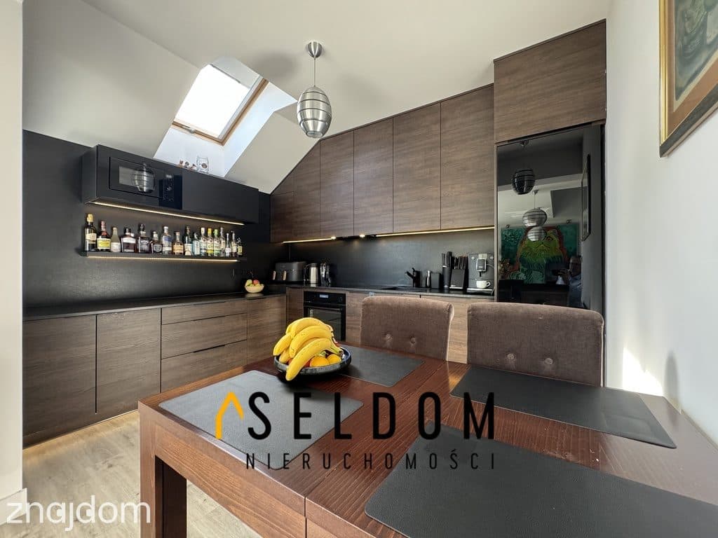 pokoje, antresola i niemal 30 m² przestrzeni zewnętrznej – Kolonia G. - zdjęcie 5