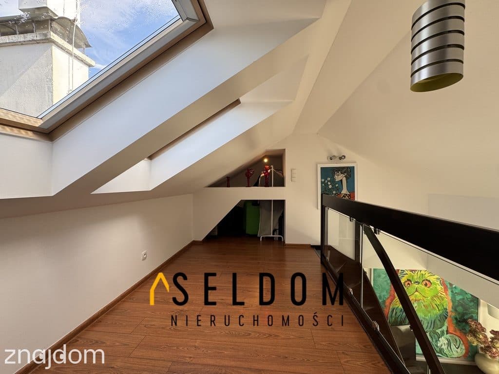 pokoje, antresola i niemal 30 m² przestrzeni zewnętrznej – Kolonia G. - zdjęcie 11