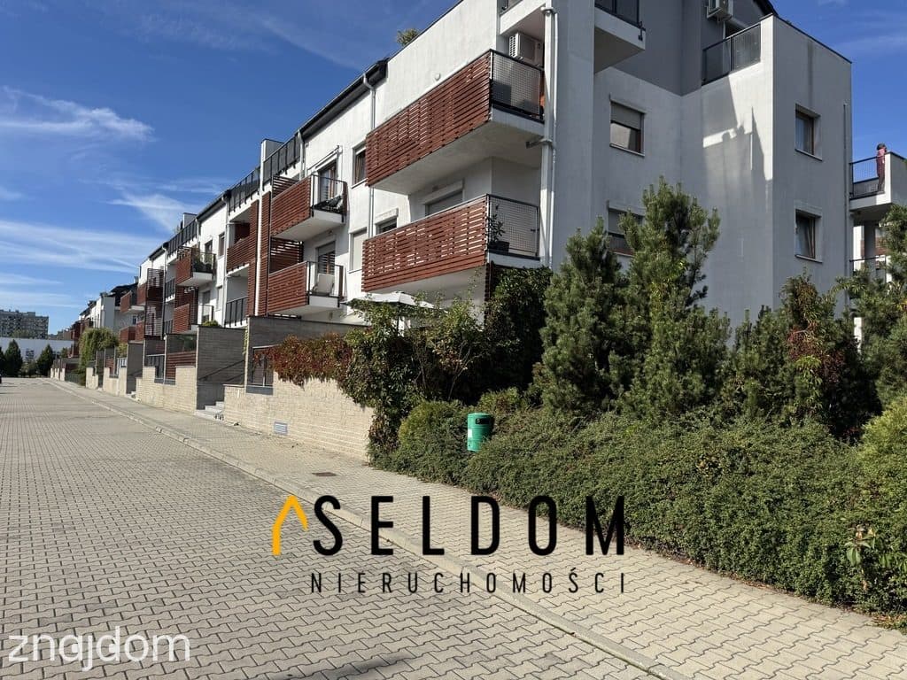 pokoje, antresola i niemal 30 m² przestrzeni zewnętrznej – Kolonia G. - zdjęcie 13
