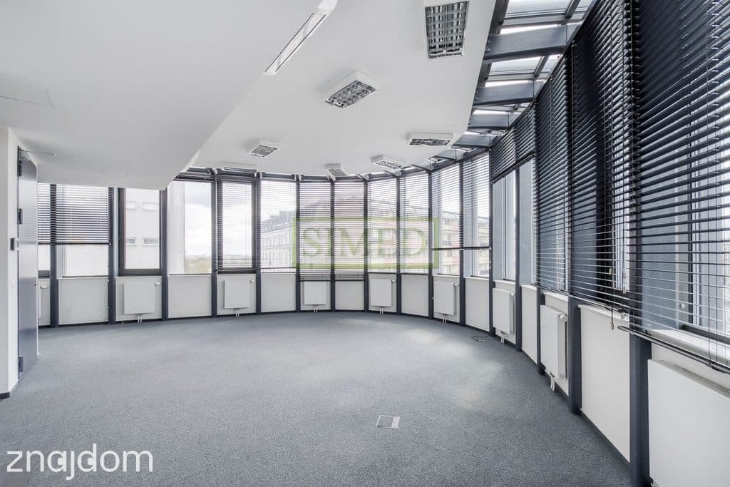 Centrum,przy stacji metra  Nowy Świat Uniwersytet