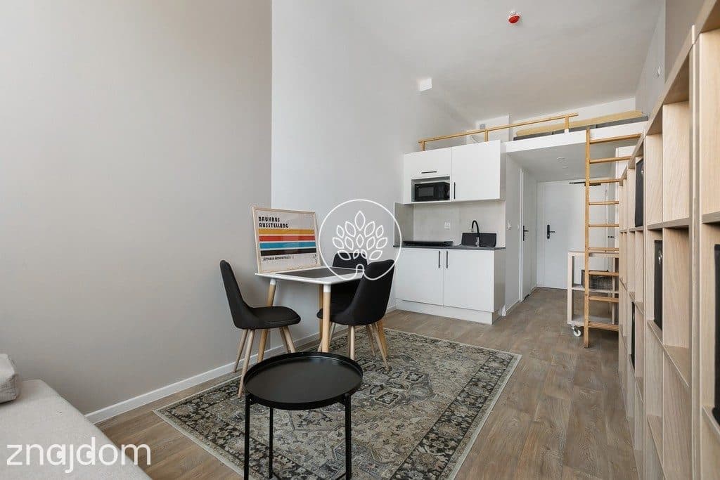 Apartament w prywatnym akademiku, Central Capmus