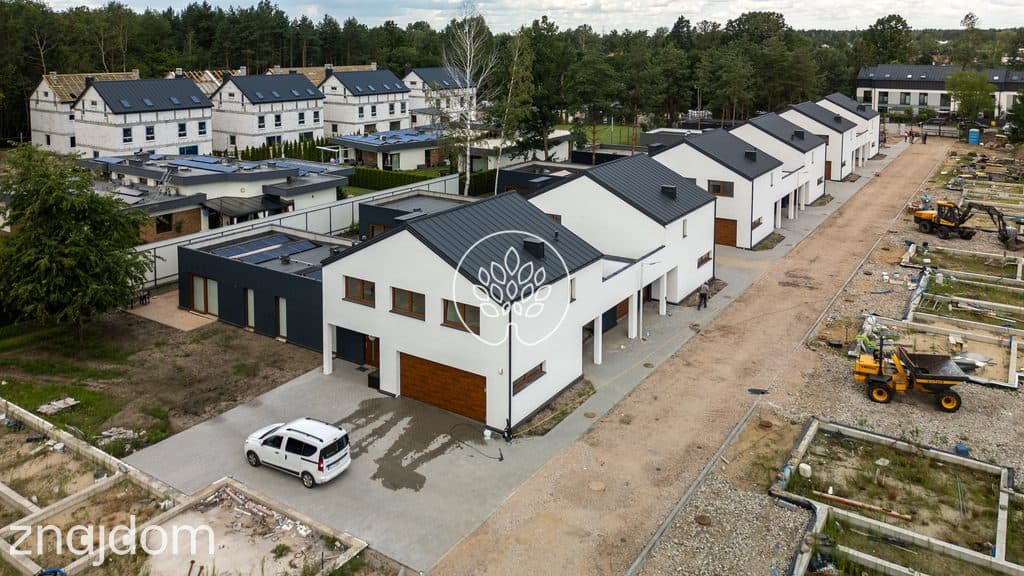 Bliźniak / Potrójny garaż / Przy lesie i jeziorze - zdjęcie 2
