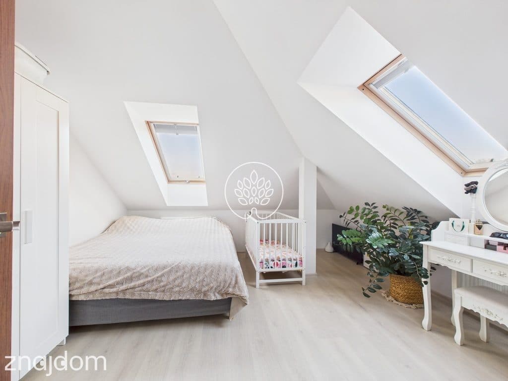 4 pokoje. Balkon. Ostatnie piętro. - zdjęcie 8