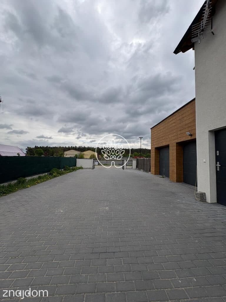 Przestronne mieszkanie w nowym budynku - zdjęcie 8