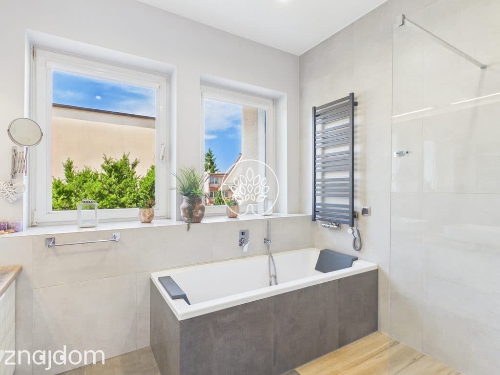 Dom na Piaskach 259 m² + budynek 35 m² | 2 garaże - zdjęcie 8
