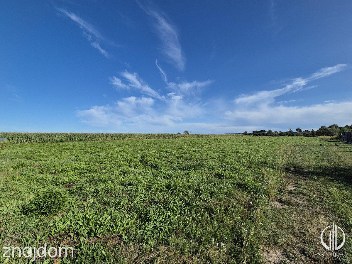 Atrakcyjna działka budowlana 1100m² – Karpin