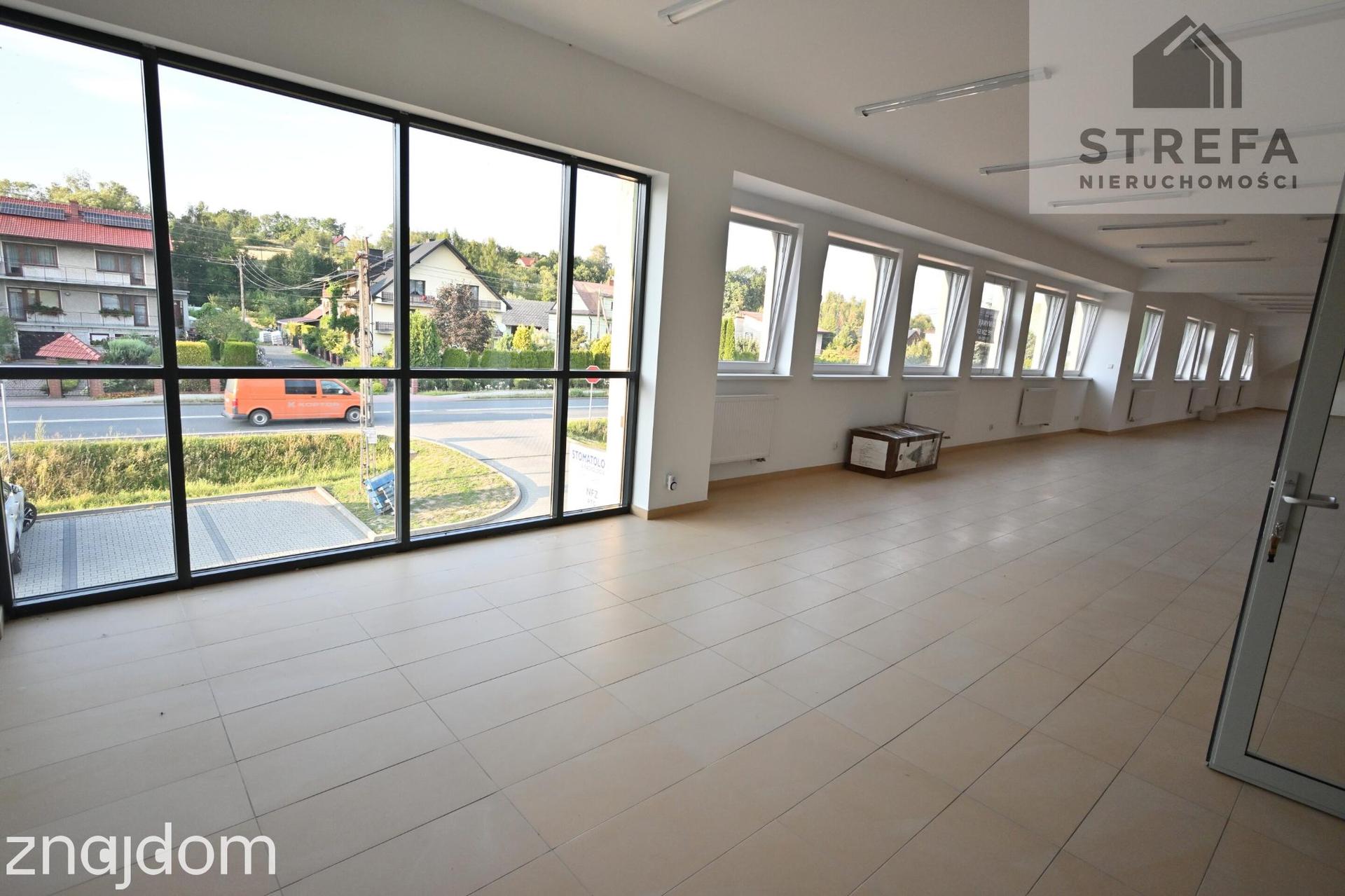 Lokal handlowo-usługowy 400 m² przy drodze krajowej DK75 w Jurkowie