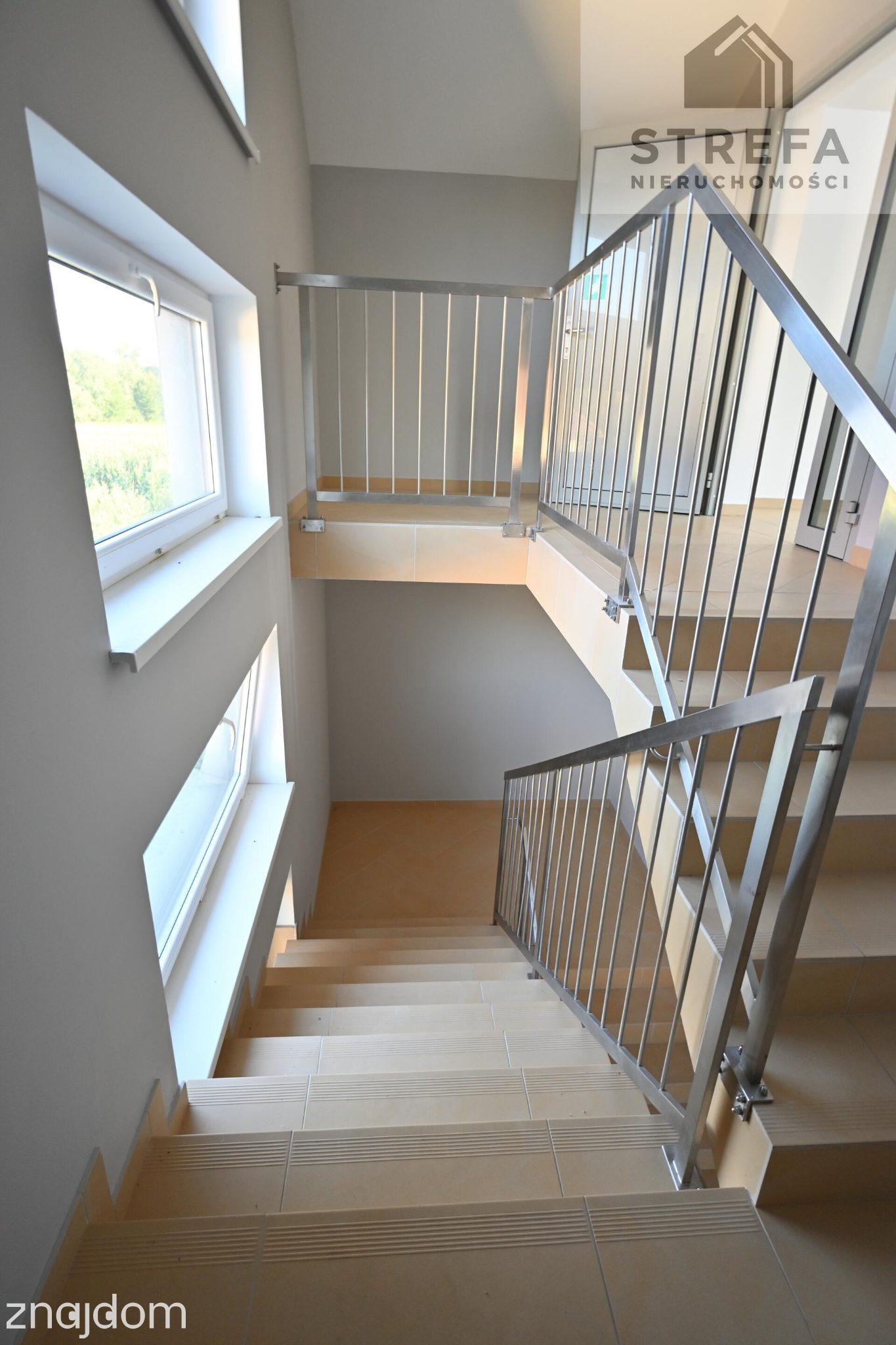 Lokal handlowo-usługowy 400 m² przy drodze krajowej DK75 w Jurkowie - zdjęcie 8