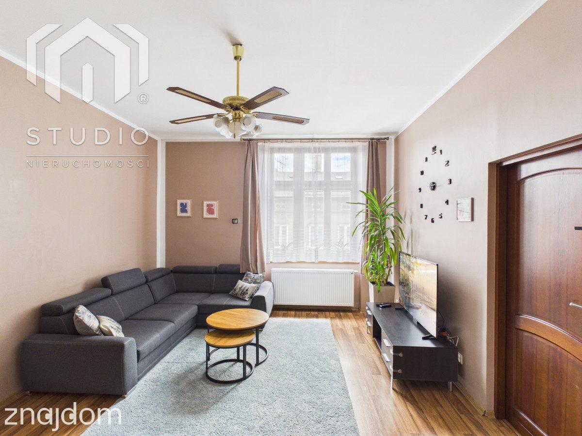 70 m² w odnowionej kamienicy | Ścisłe Centrum - zdjęcie 2