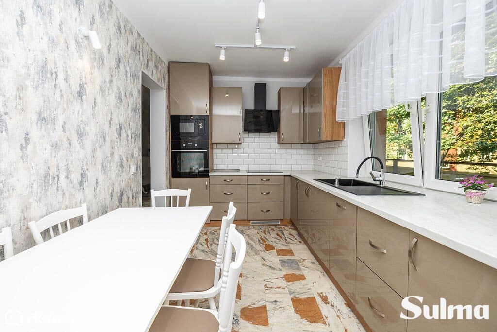 98 m² | 3 pokoje | Po generalnym remoncie | Azory