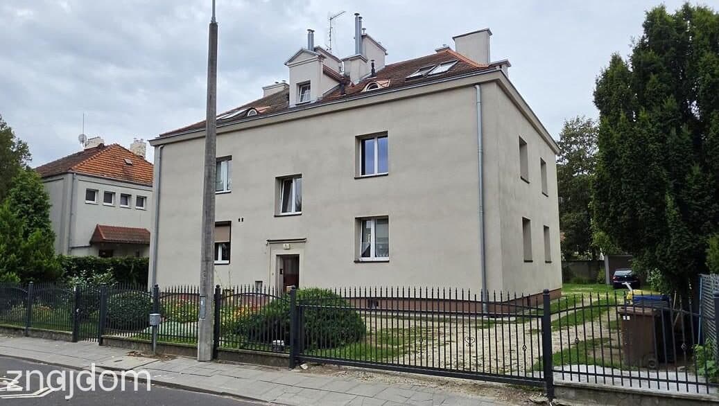 Poddaszowe klimatyczne 2 pokoje z miejscem postojowym za bramą - zdjęcie 13