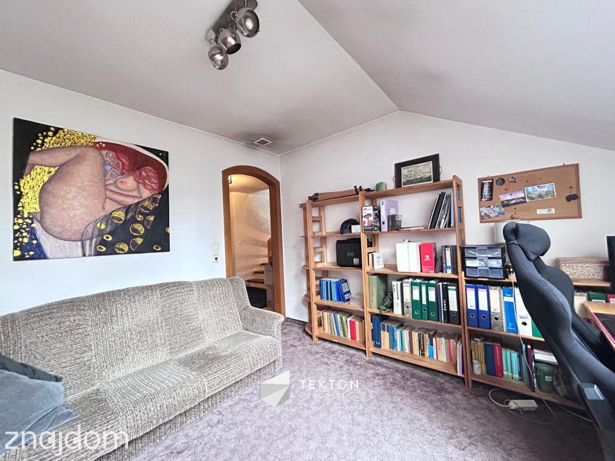 Środkowy segment z ogródkiem i garażem - zdjęcie 18