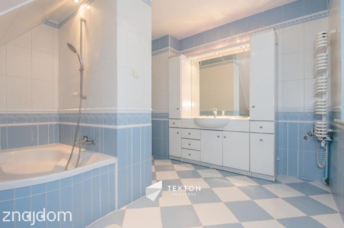Dom wolnostojący z niezależną kawalerką | 277 m² | - zdjęcie 11