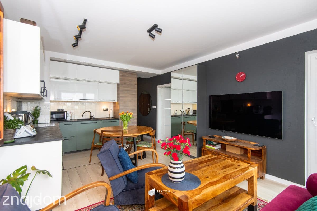 Piękne, zadbane z widokiem na zieleń i balkonem - zdjęcie 4