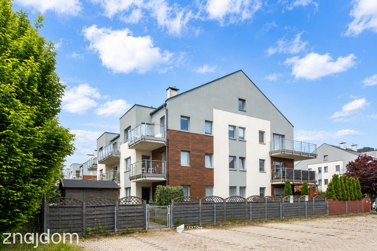 Piękne, zadbane z widokiem na zieleń i balkonem - zdjęcie 19