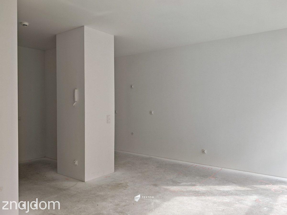 Nowe z ogródkiem 32m²! Stan deweloperski - zdjęcie 2